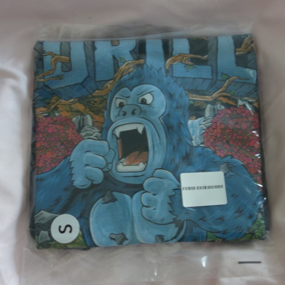 VeeFriends Limited Edition Numbered to 555 Gratitude Gorilla T-Shirt Size S